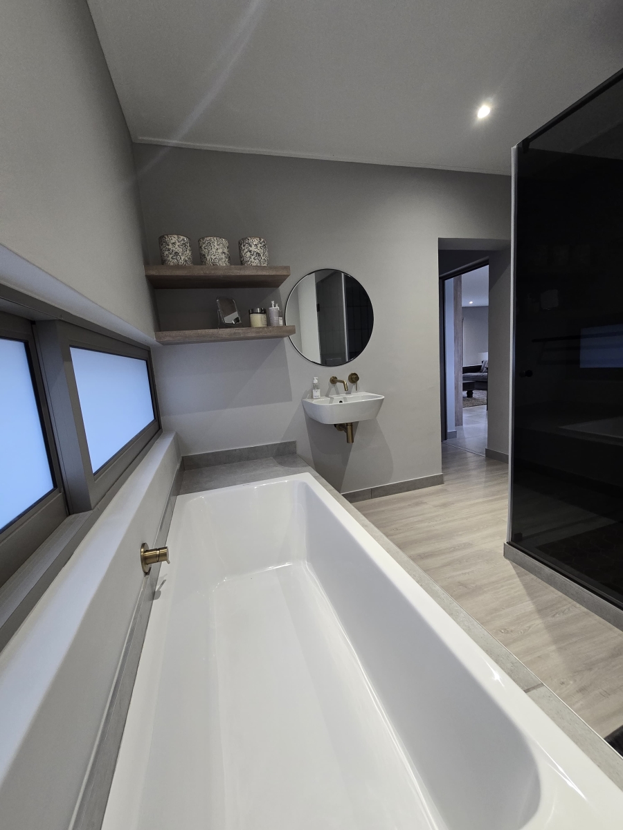 4 Bedroom Property for Sale in Oubaai Western Cape